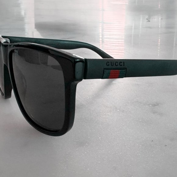 GUCCI GG0010S – MADE IN ITALY - Picture 3 of 3